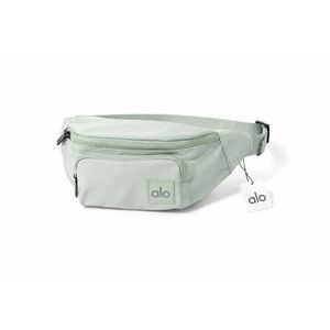 ALO YOGA 2025 Explorer Fanny Bag Sage Green Minimal Athleisure Crossbody NWT